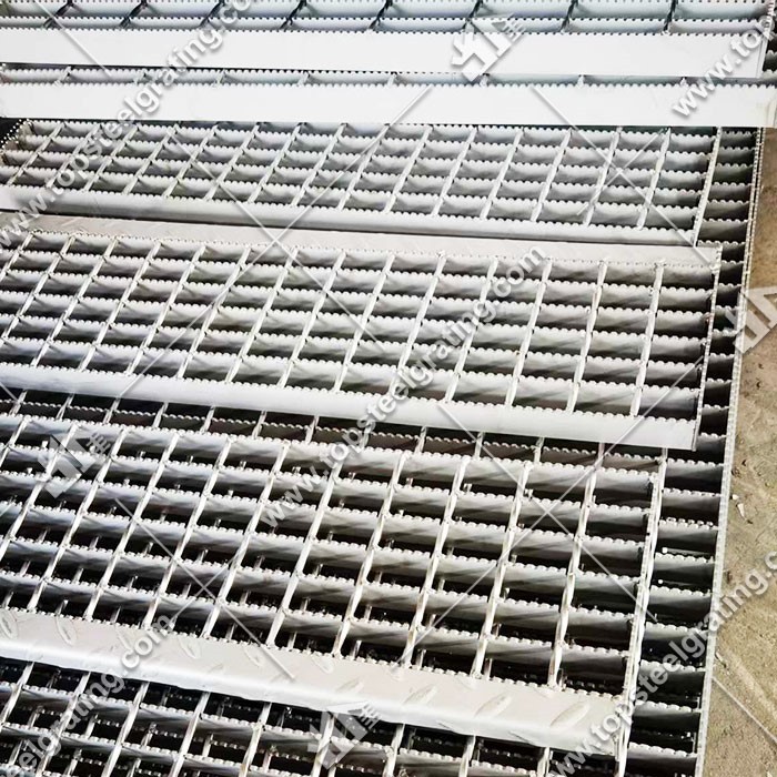 Serrated Grating Serrated Grating